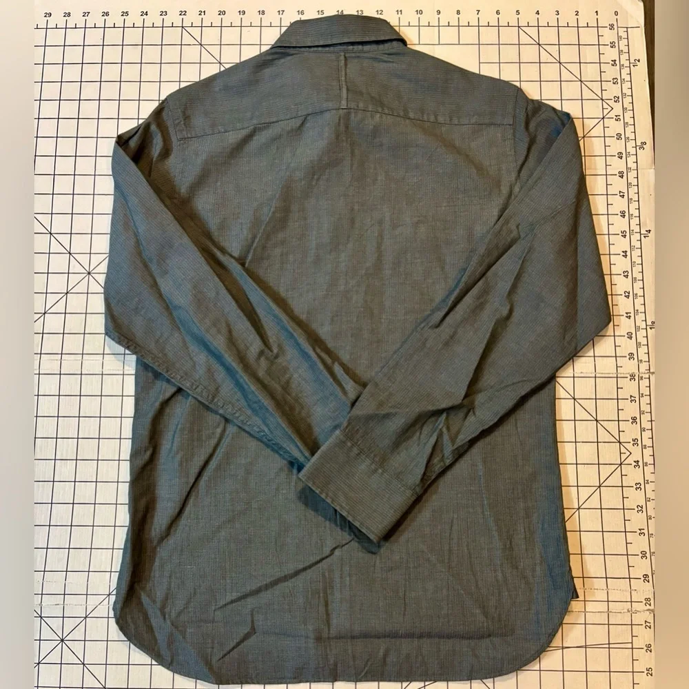 Banana Republic Men’s Size Small Grey Button‎ Down Shirt